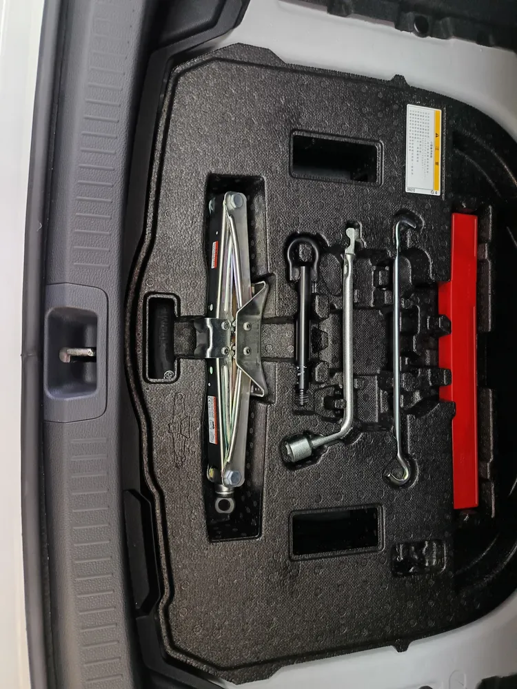 Sedã Toyota Corolla 2025 en Caracas — foto 10