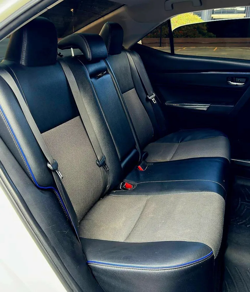 Sedã Toyota Corolla SE 2018 en Caracas — foto 12