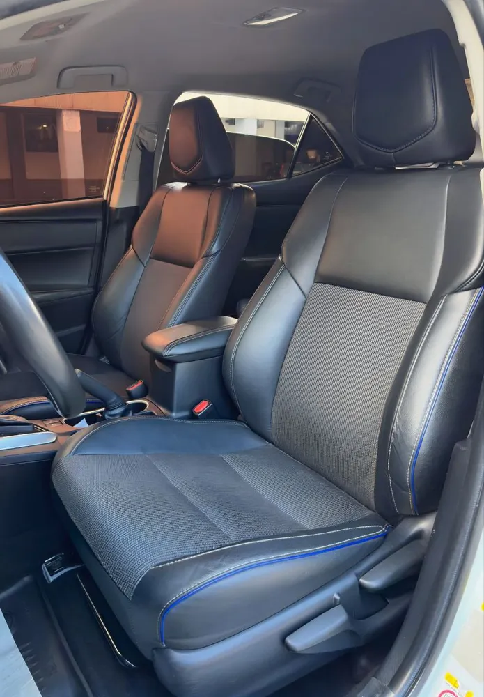 Sedã Toyota Corolla SE 2018 en Caracas — foto 13