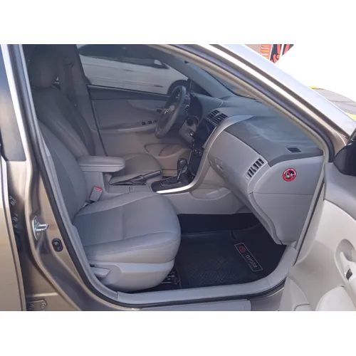 Sedã Toyota Corolla XEI 2009 en Caracas — foto 7