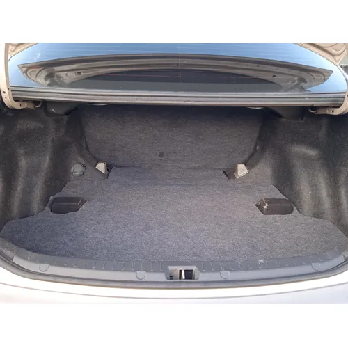 Sedã Toyota Corolla XEI 2009 en Caracas — foto 8