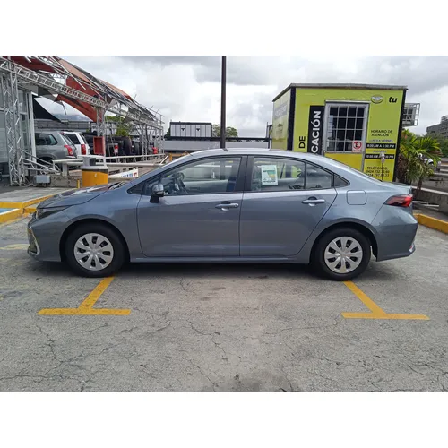 Sedã Toyota Corolla XLI 2023 en Caracas — foto 6