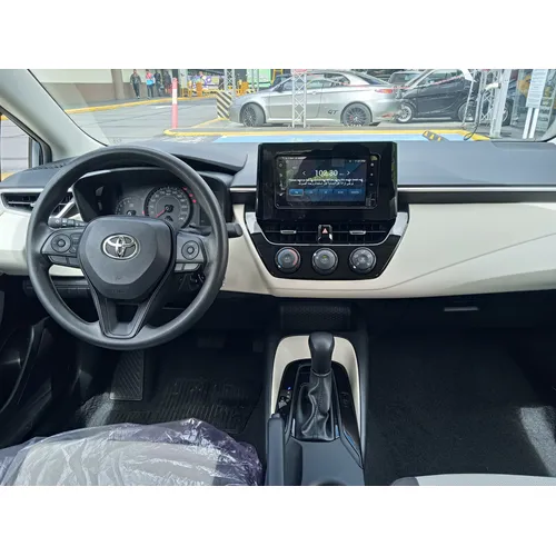 Sedã Toyota Corolla XLI 2023 en Caracas — foto 8