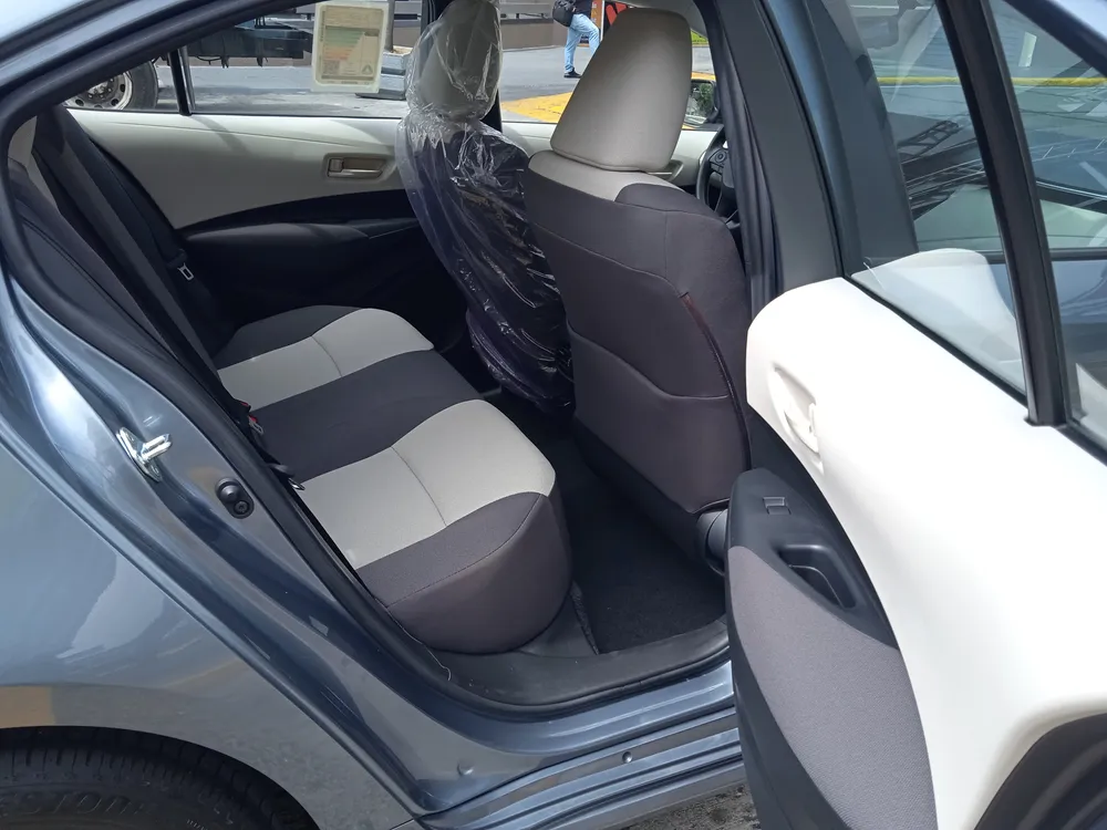 Sedã Toyota Corolla XLI 2023 en Caracas — foto 9