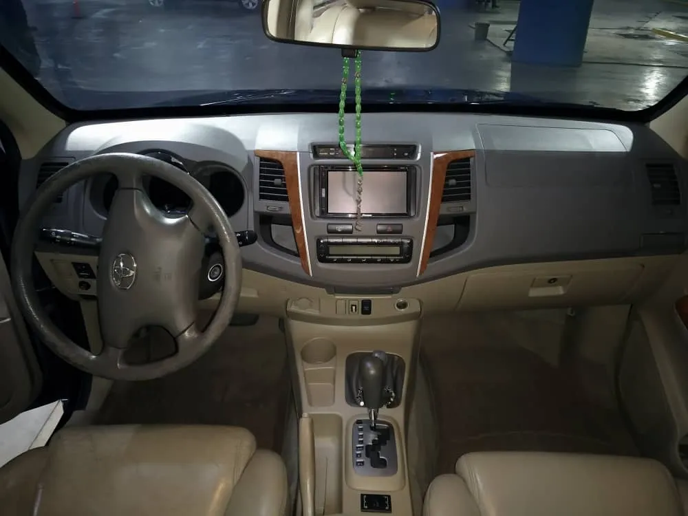Caminhonete Toyota Fortuner 2010 en Caracas — foto 12