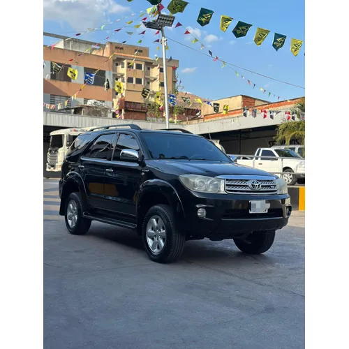 Off-Road Toyota Fortuner SR 2011 en Maracay — foto 2