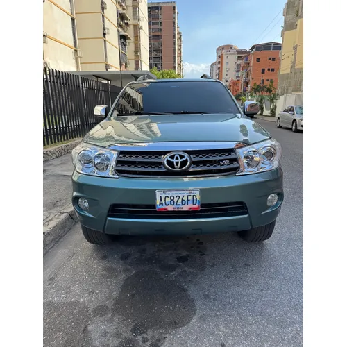 Off-Road Toyota Fortuner SR 2012 en Maracay — foto 2