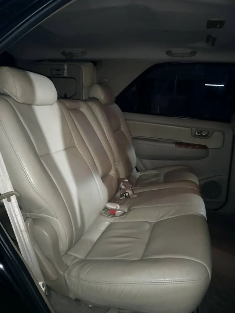 Caminhonete Toyota Fortuner 2010 en Caracas — foto 9