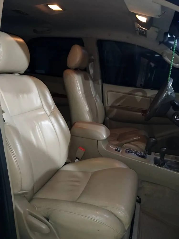 Caminhonete Toyota Fortuner 2010 en Caracas — foto 10