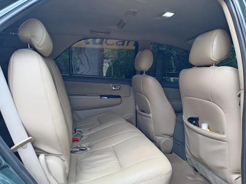 Caminhonete Toyota Fortuner SR 2013 en La Guaira — foto 12