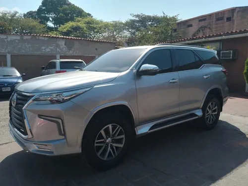 Caminhonete Toyota Fortuner SRX 2020 en Guarenas