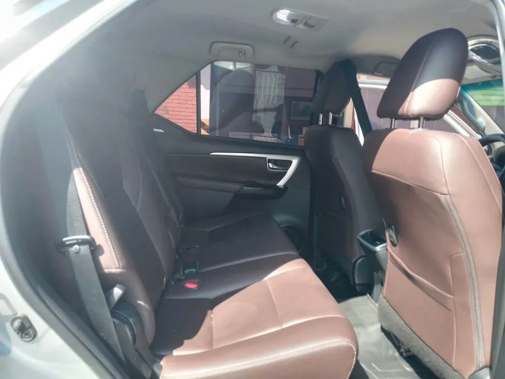 Caminhonete Toyota Fortuner SRX 2020 en Guarenas — foto 12