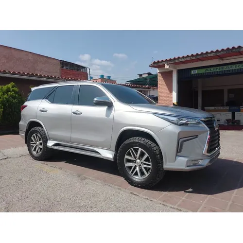 Caminhonete Toyota Fortuner SRX 2020 en Guarenas — foto 3