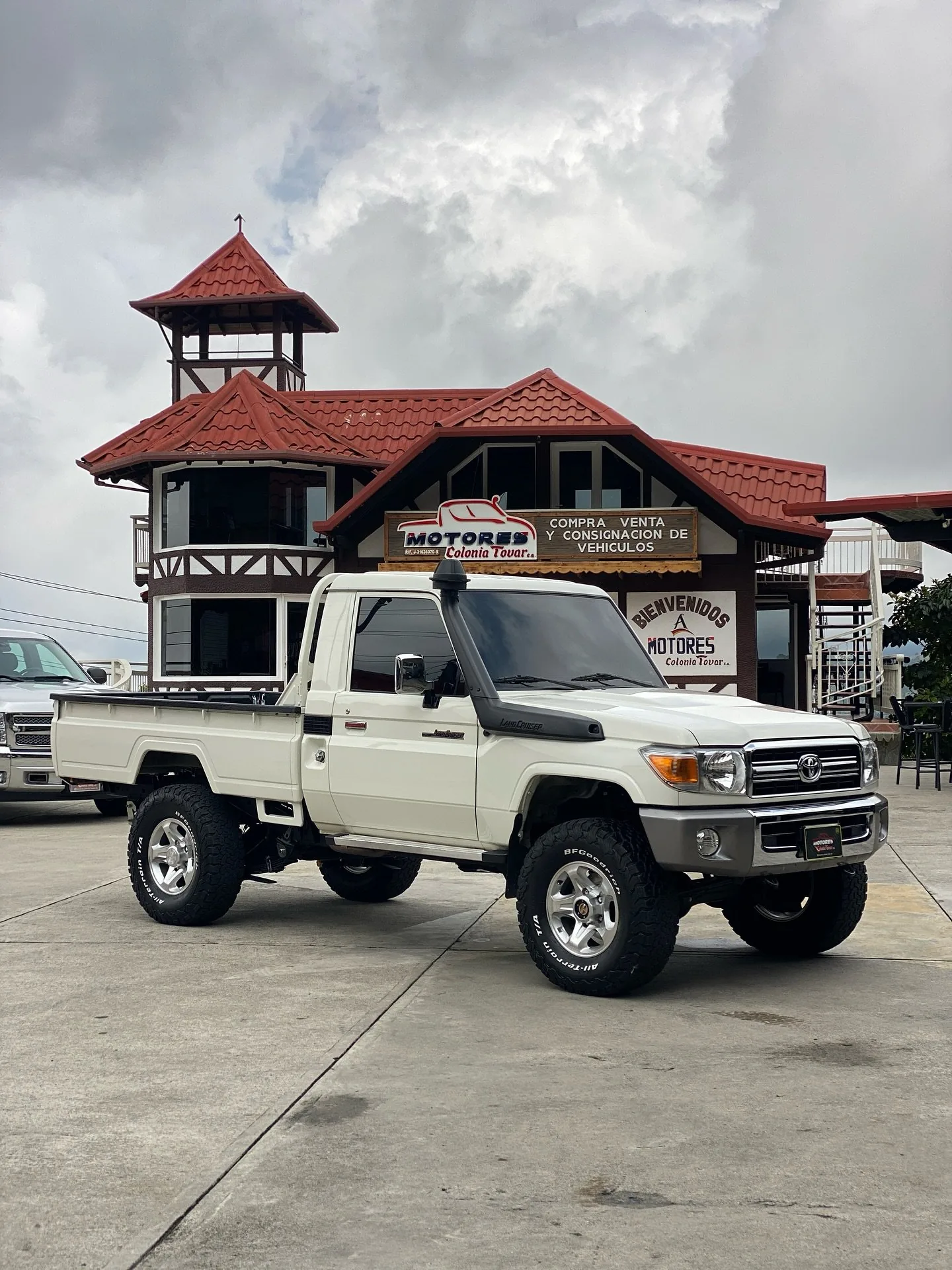 Picape Toyota Land Cruiser Hembrita LX 2022 en Maracay