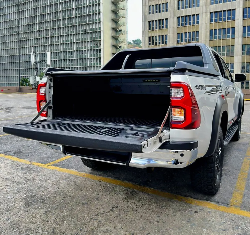 Picape Toyota Hilux SR5 2024 en Caracas — foto 11