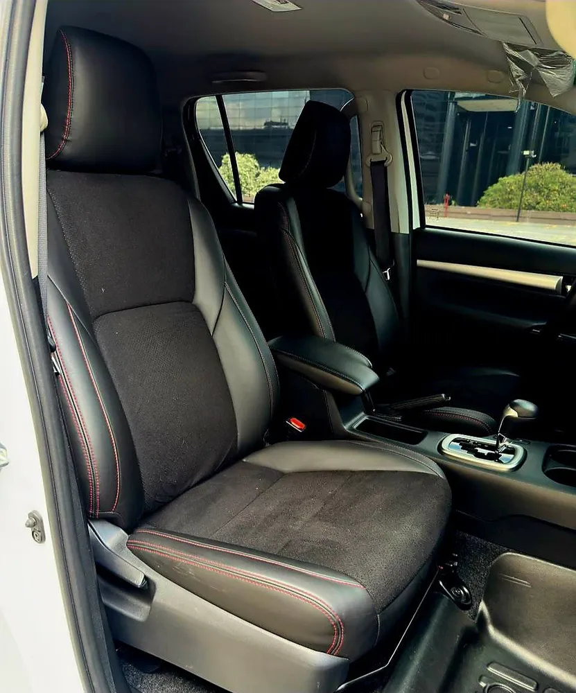 Picape Toyota Hilux SR5 2024 en Caracas — foto 12