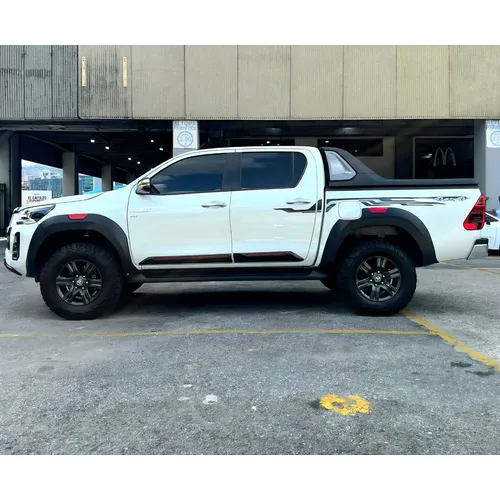 Picape Toyota Hilux SR5 2024 en Caracas — foto 7