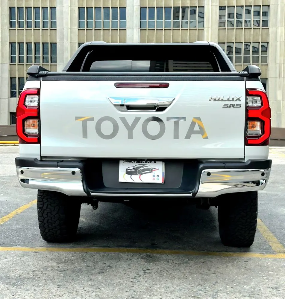 Picape Toyota Hilux SR5 2024 en Caracas — foto 10