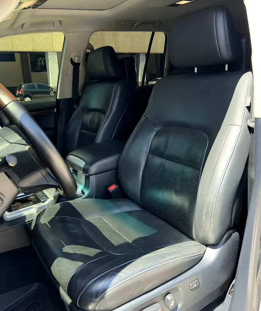 SUV Toyota Land Cruiser 200 2017 en Caracas — foto 13