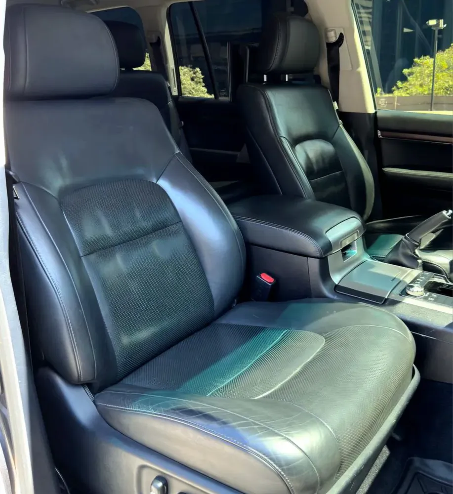 SUV Toyota Land Cruiser 200 2017 en Caracas — foto 15