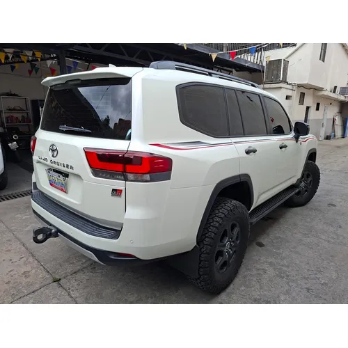 Off-Road Toyota Land Cruiser 300 2023 en Maracay — foto 4