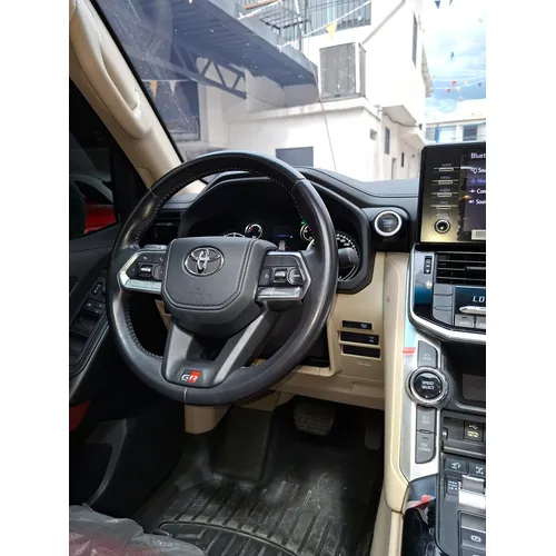 Off-Road Toyota Land Cruiser 300 2023 en Maracay — foto 5