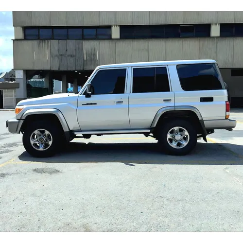 Off-Road Toyota Land Cruiser Machito LX 2023 en Caracas — foto 7