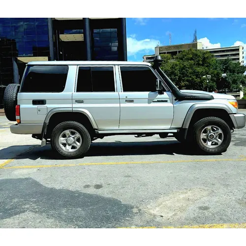 Off-Road Toyota Land Cruiser Machito LX 2023 en Caracas — foto 8