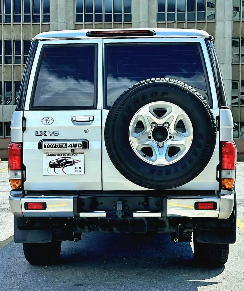 Off-Road Toyota Land Cruiser Machito LX 2023 en Caracas — foto 9