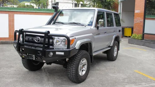 Off-Road Toyota Land Cruiser 76 LX 2021 en Caracas