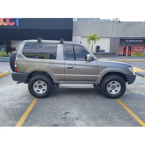 Caminhonete Toyota Land Cruiser Prado Merú 2007 en Caracas — foto 3