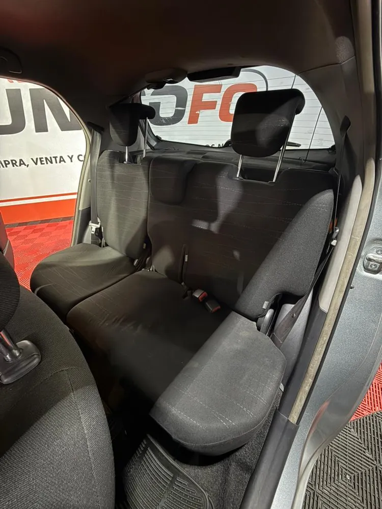 Hatchback Toyota Yaris 2006 en Caracas — foto 13