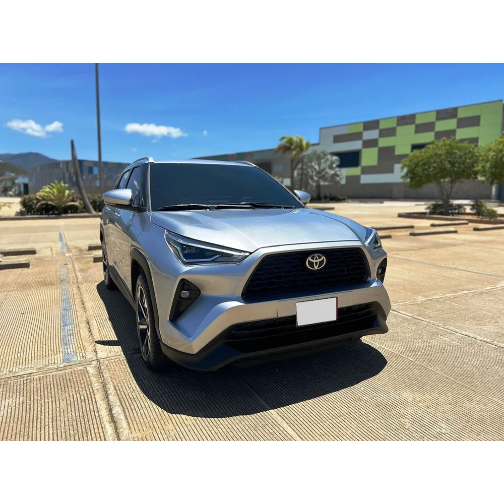 Sedã Toyota Yaris Cross 2024 en Caracas — foto 12