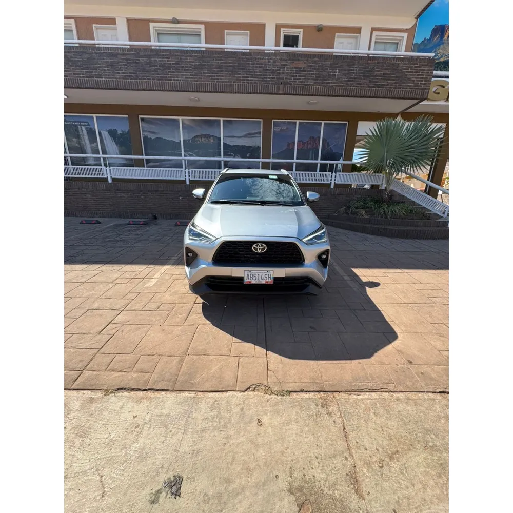 Sedã Toyota Yaris Cross 2024 en Caracas — foto 13