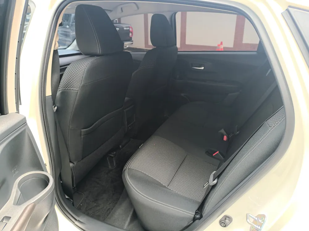 Sedã Toyota Yaris E 2025 en Caracas — foto 11