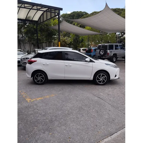 Hatchback Toyota Yaris 2021 en Caracas — foto 8
