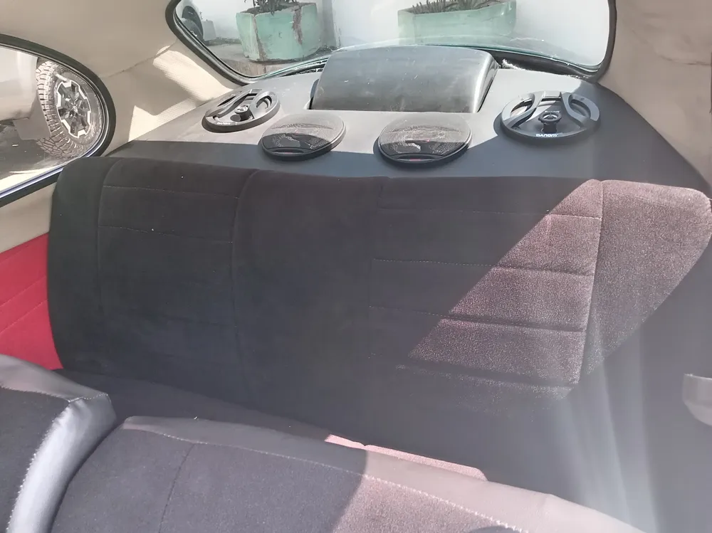 Hatchback Volkswagen Super Escarabajo 1971 en Maiquetía — foto 11