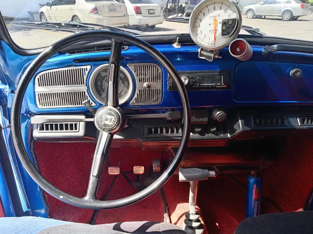 Hatchback Volkswagen Super Escarabajo 1971 en Maiquetía — foto 9