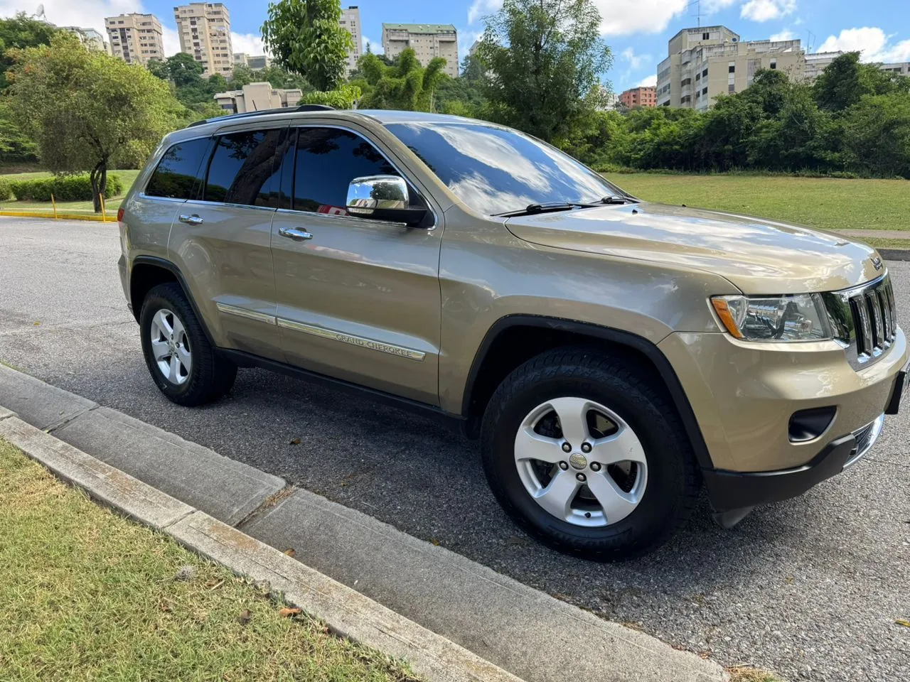 Caminhonete Jeep Grand Cherokee 2011 en Caracas