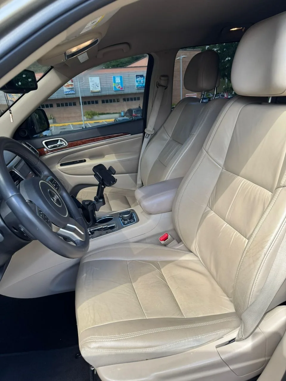 Camioneta Jeep Grand Cherokee 2011 en Caracas — foto 8