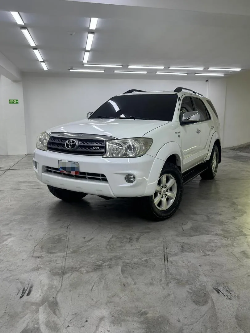 Camioneta Toyota Fortuner 2011 en Caracas — foto 3