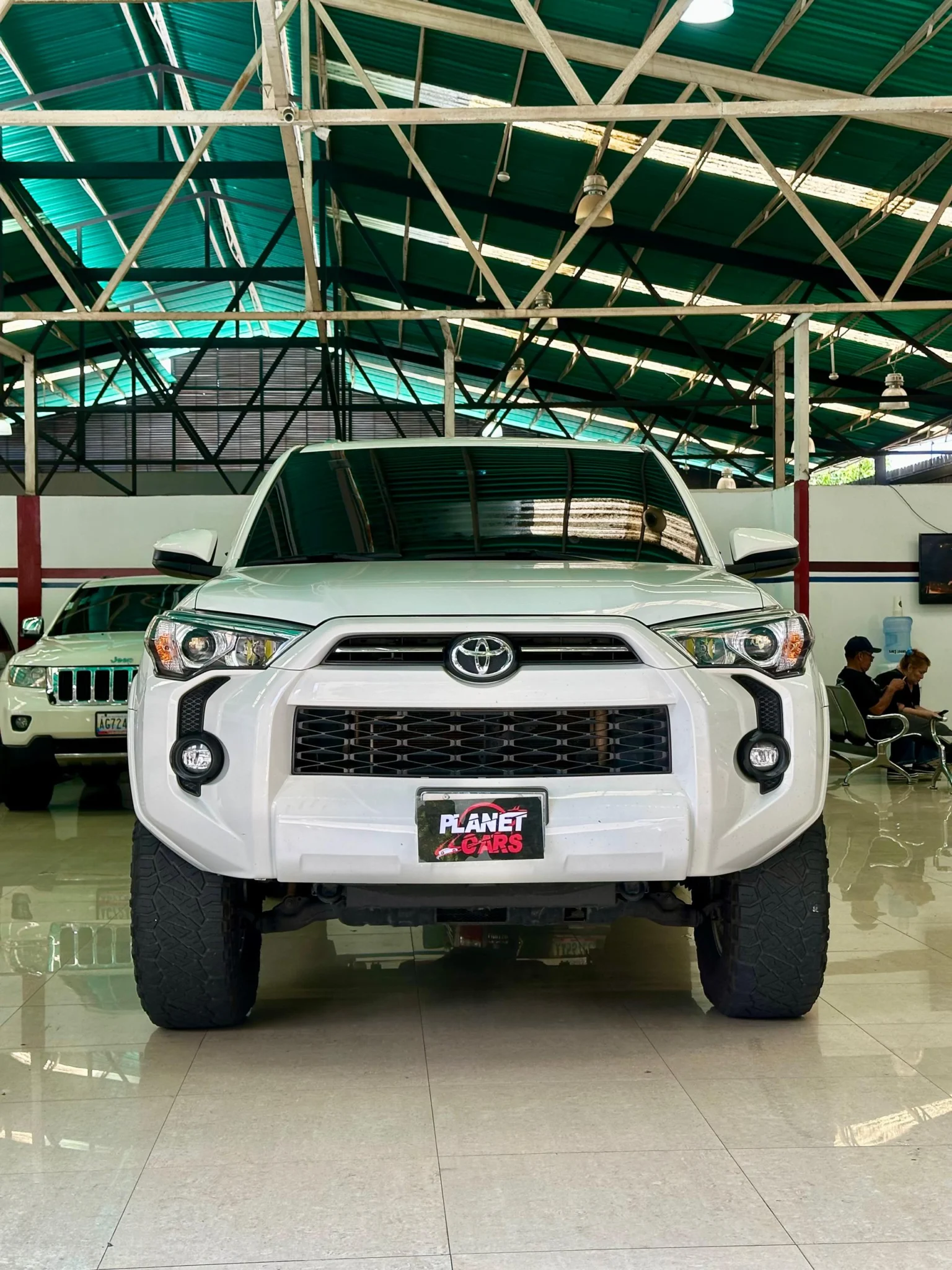 Caminhonete Toyota 4Runner SR5 2024 en Caracas — foto 3