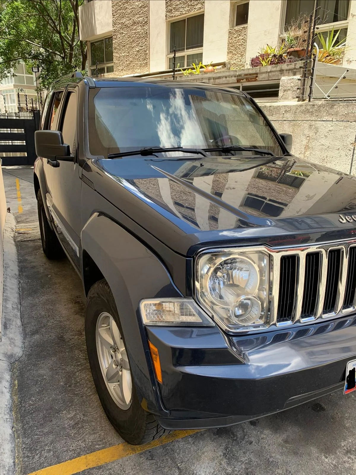 Caminhonete Jeep Cherokee Limited KK 2011 en Caracas — foto 2