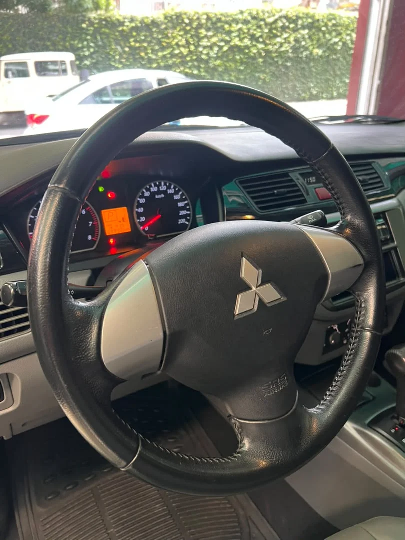 Carro Mitsubishi Touring 2013 en Caracas — foto 14