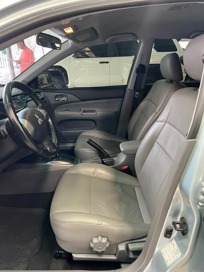 Carro Mitsubishi Touring 2013 en Caracas — foto 13