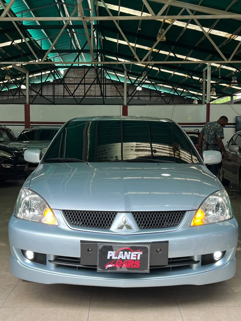 Carro Mitsubishi Touring 2013 en Caracas — foto 3