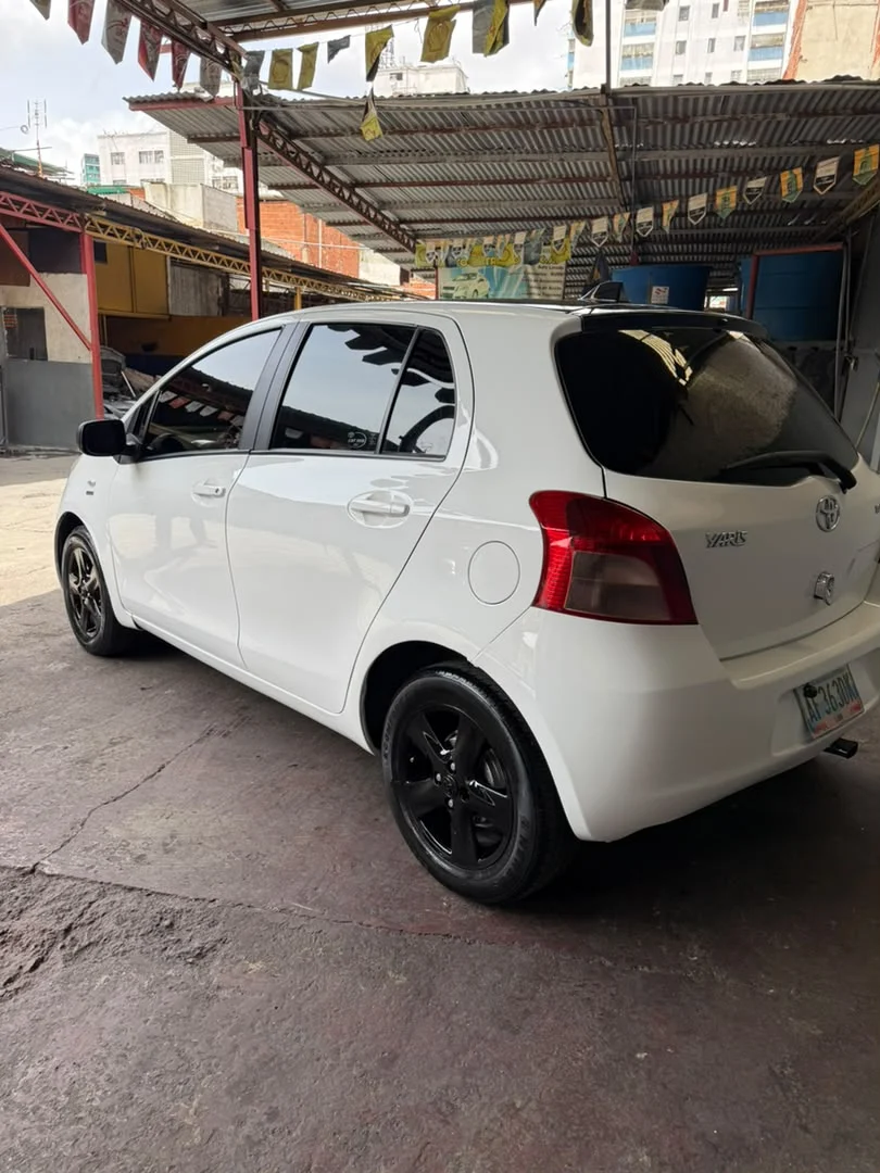 Carro Toyota Yaris 2006 en Caracas — foto 8