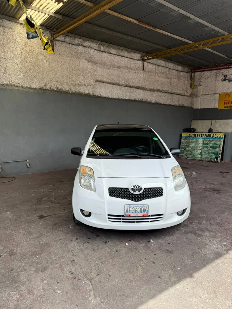 Carro Toyota Yaris 2006 en Caracas — foto 4
