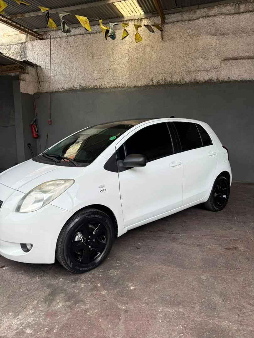 Carro Toyota Yaris 2006 en Caracas — foto 9