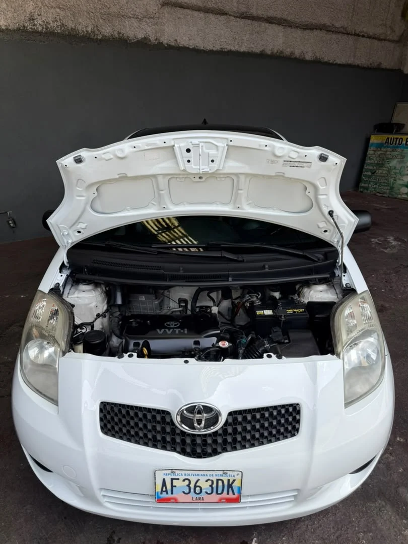 Carro Toyota Yaris 2006 en Caracas — foto 16